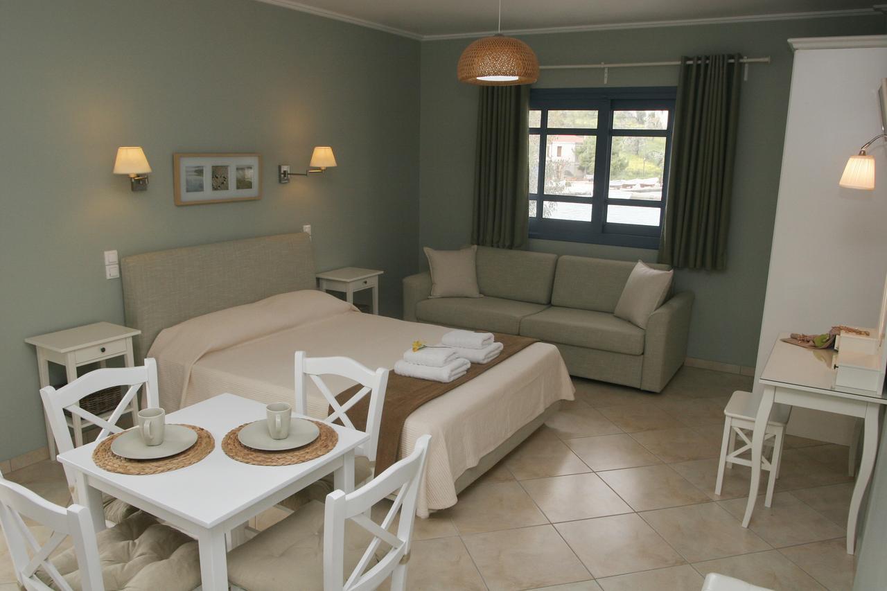 Boutique Hotel Iasmos Trizonia Exterior photo